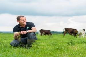 Arla farmer in field