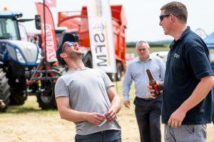farmers meeting up at arable event